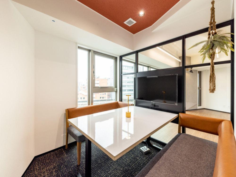 千代田区飯田橋のリバーサイドオフィス物件（飯田橋駅徒歩1分、約15坪）