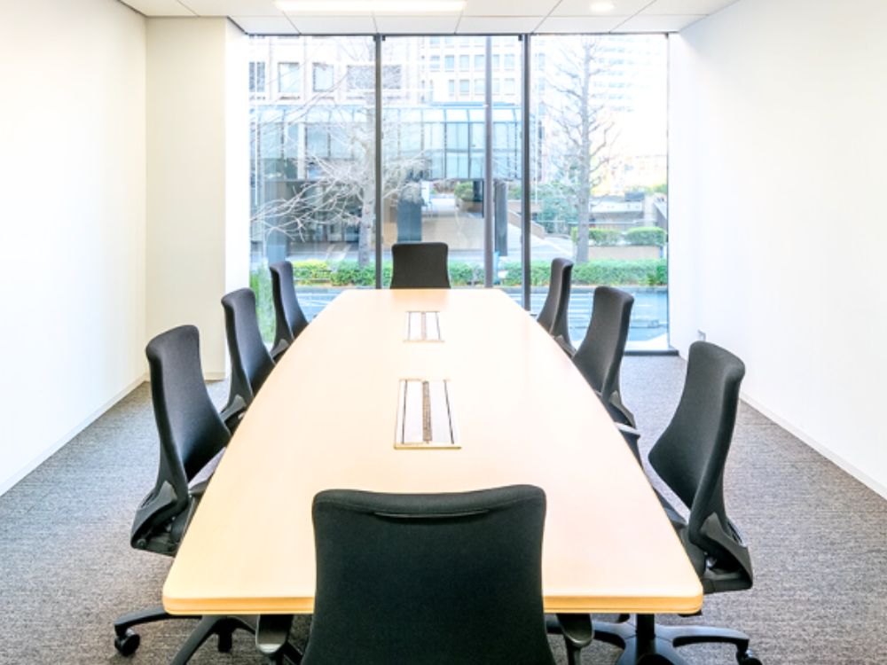 港区虎ノ門の4-6名用オフィス物件（神谷町駅徒歩4分、10坪未満）