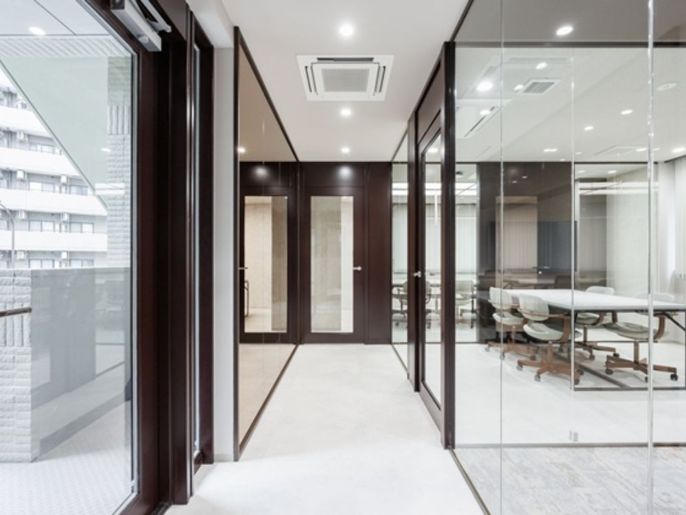 港区芝のセットアップオフィス物件（芝公園駅徒歩2分、約30坪）