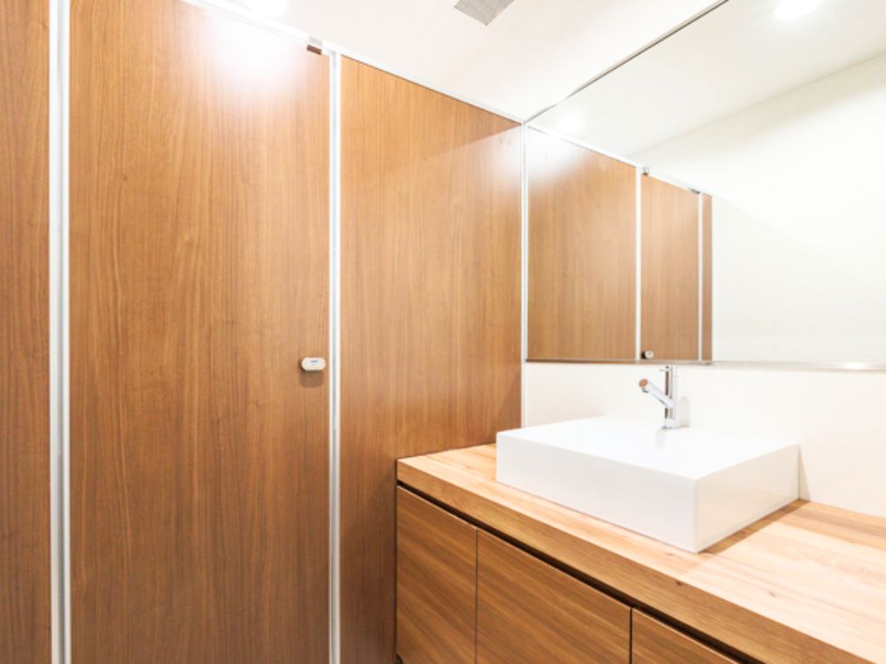 港区東新橋のセットアップオフィス物件（汐留駅徒歩2分、約30坪）