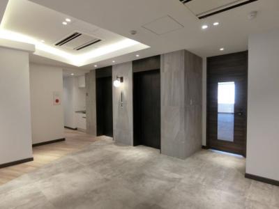 目黒区中目黒の居抜きオフィス物件(中目黒駅徒歩7分、約75坪)