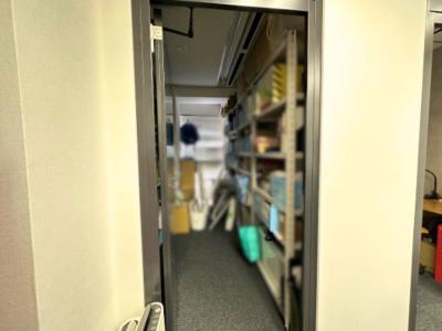 港区六本木の居抜きオフィス物件（六本木一丁目駅徒歩2分、約60坪）