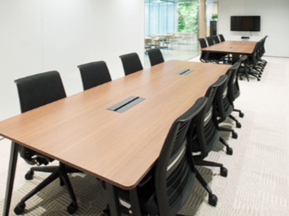 中央区八重洲の1-8名用オフィス物件（日本橋駅徒歩1分、10坪未満）