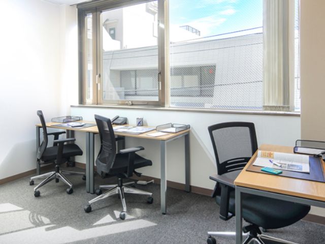 新宿区西新宿のオフィス物件（西新宿駅徒歩2分）