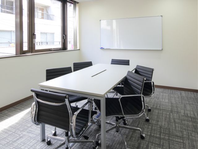新宿区西新宿のオフィス物件（西新宿駅徒歩2分）