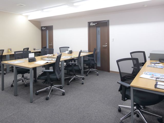 新宿区西新宿のオフィス物件（西新宿駅徒歩2分）