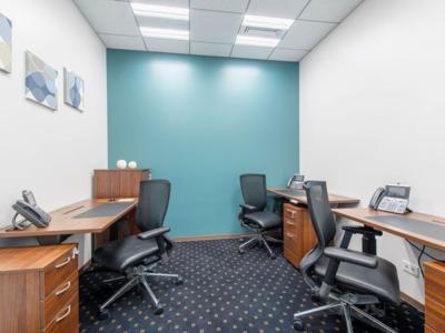 千代田区丸の内の1-3名用オフィス(二重橋前駅徒歩1分、10坪未満)