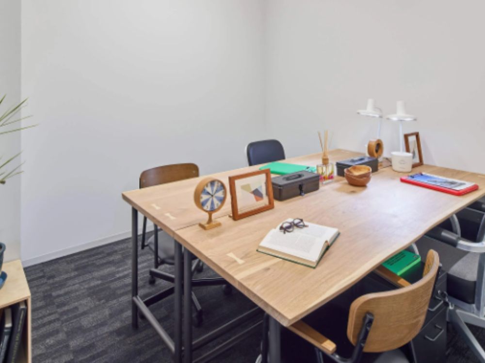 新宿区西新宿のオフィス物件（西新宿駅徒歩1分）