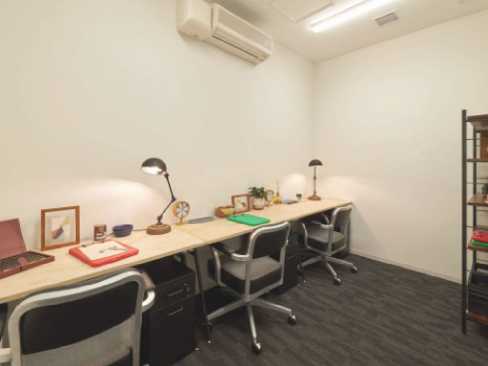 新宿区西新宿のオフィス物件（西新宿駅徒歩1分）