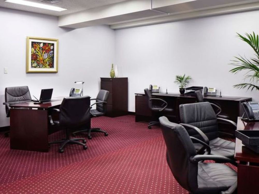 中央区日本橋本町の1-2名用オフィス物件（新日本橋駅徒歩1分、10坪未満）