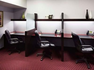 中央区日本橋本町の1-2名用オフィス物件(新日本橋駅徒歩1分、10坪未満)