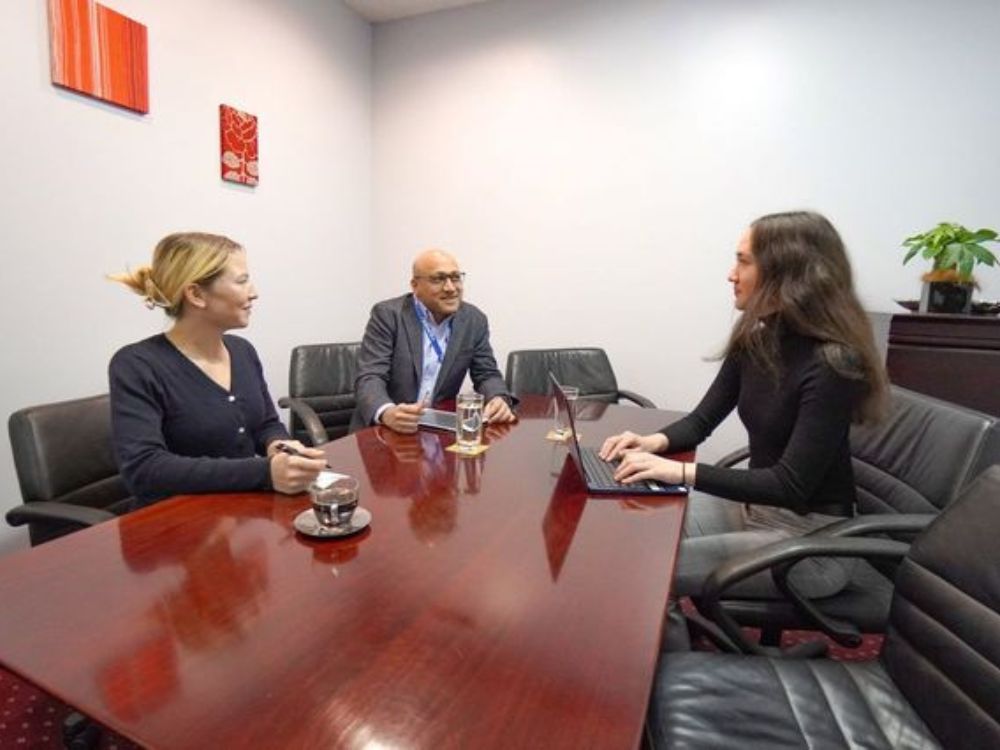 中央区日本橋本町の1-2名用オフィス物件（新日本橋駅徒歩1分、10坪未満）