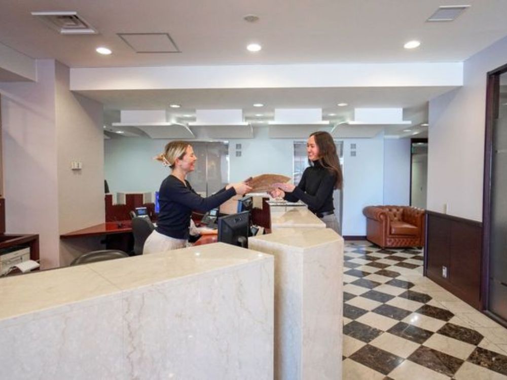 中央区日本橋本町の1-3名用オフィス物件（新日本橋駅徒歩1分、10坪未満）