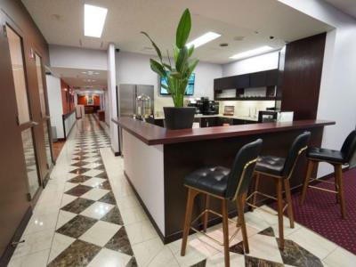 中央区日本橋本町の1-3名用オフィス物件(新日本橋駅徒歩1分、10坪未満)