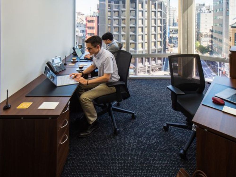 中央区日本橋室町の1-2名用オフィス物件（三越前駅徒歩1分、10坪未満）