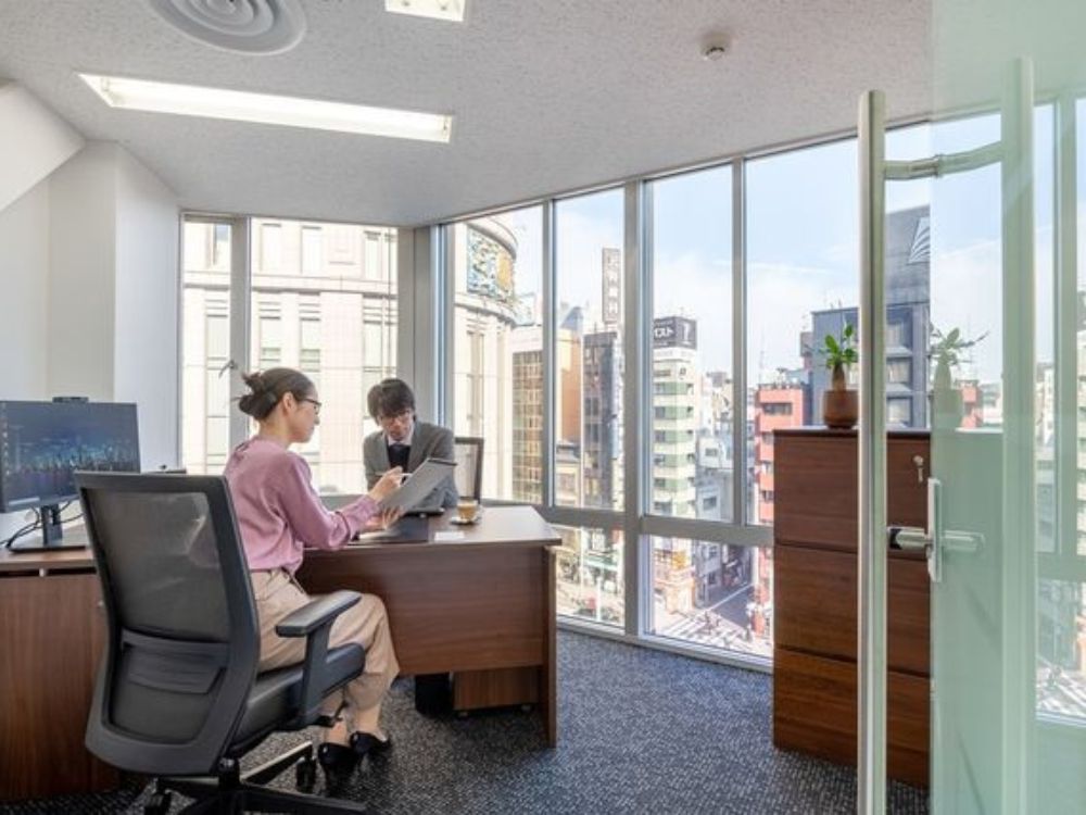 中央区日本橋室町の2-3名用オフィス物件（三越前駅徒歩1分、10坪未満）