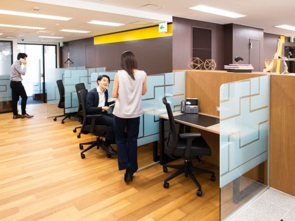 中央区日本橋室町の2-3名用オフィス物件（三越前駅徒歩1分、10坪未満）