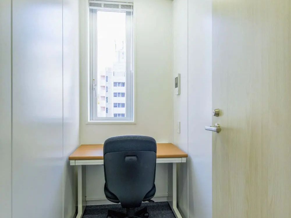 新宿区新宿の1名用オフィス物件（新宿三丁目駅徒歩4分、10坪未満）