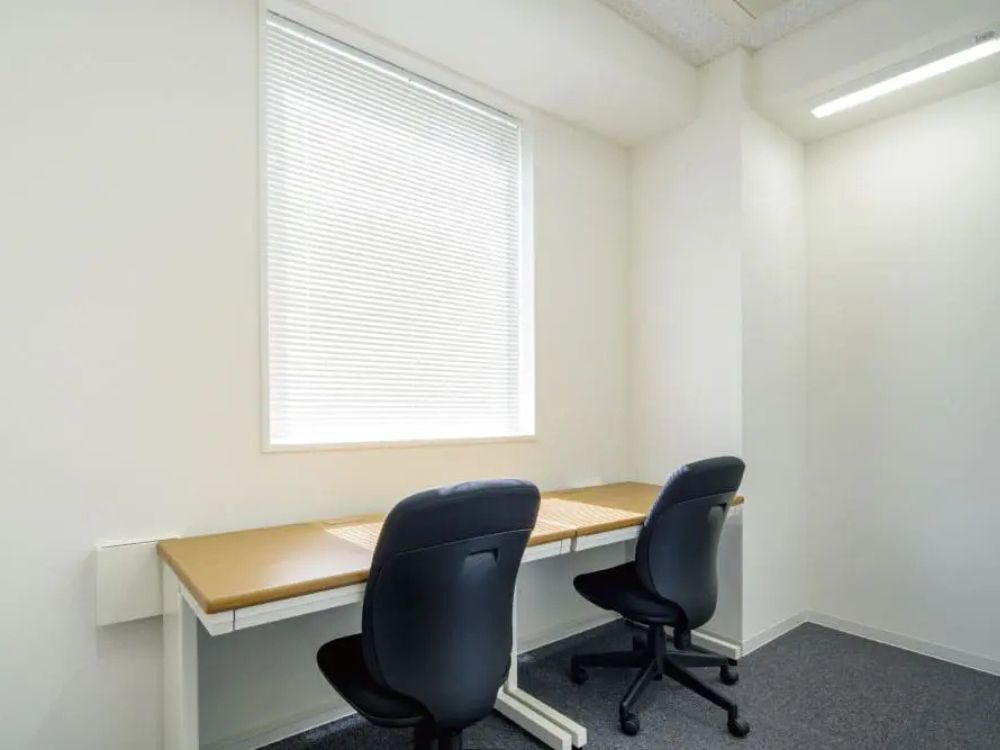 新宿区新宿の2名用オフィス物件（新宿三丁目駅徒歩4分、10坪未満）