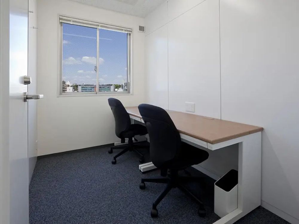 新宿区高田馬場の2名用オフィス物件（高田馬場駅徒歩1分、10坪未満）