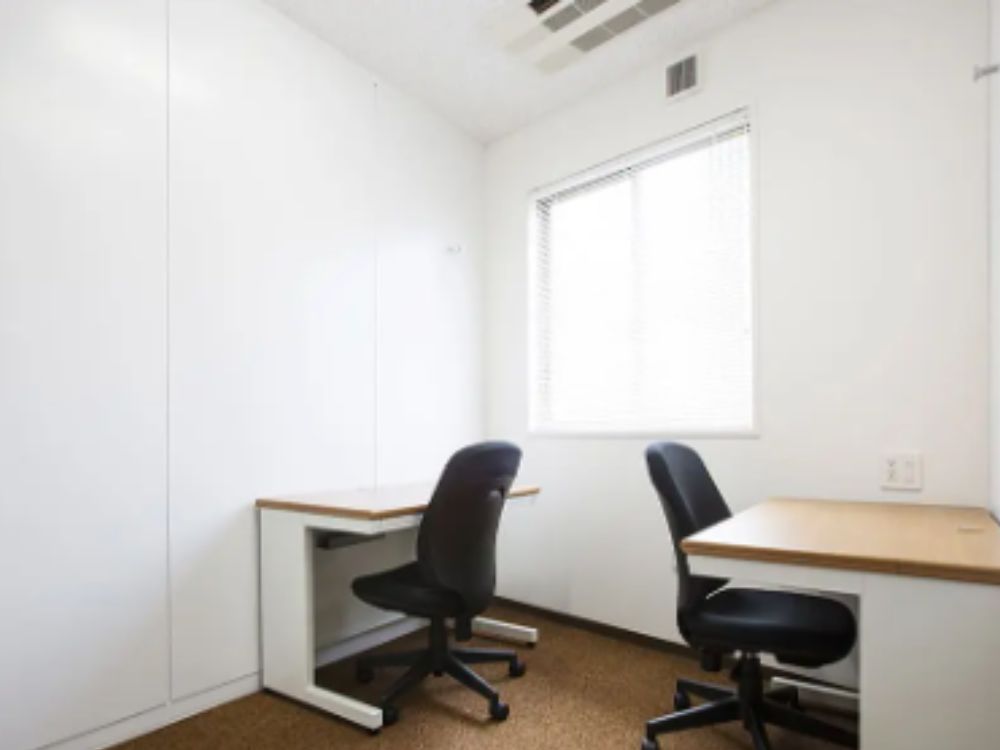 千代田区須田町の3名用オフィス物件（秋葉原駅徒歩3分、10坪未満）
