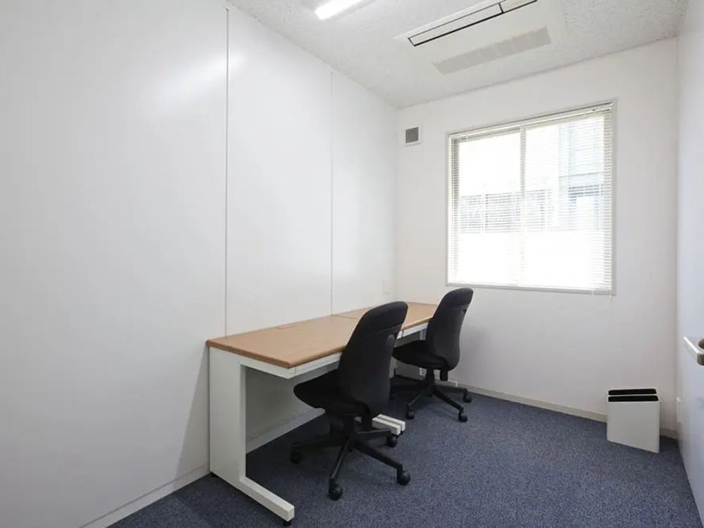 豊島区池袋の3-5名用オフィス物件（池袋駅徒歩1分、10坪未満）