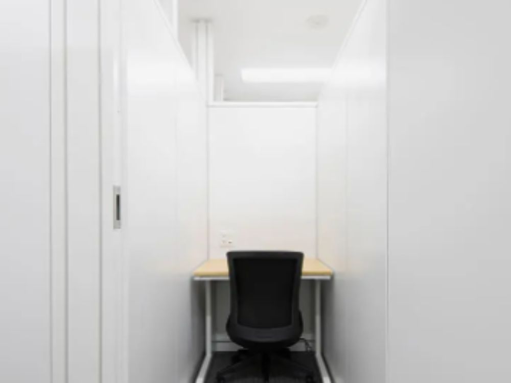 千代田区神田錦町の1名用オフィス物件（竹橋駅徒歩2分、10坪未満）