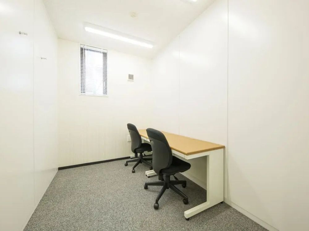 豊島区池袋の3-4名用オフィス物件（池袋駅徒歩1分、10坪未満）