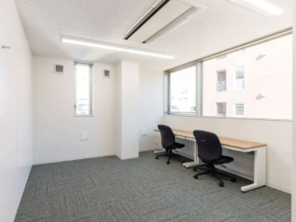 中央区新川の6-8名用オフィス物件（茅場町駅徒歩4分、10坪未満）