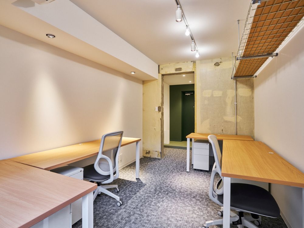 渋谷区代々木の2名用オフィス物件（新宿駅徒歩2分、10坪未満）