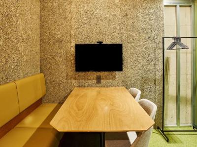 渋谷区代々木の2名用オフィス物件(新宿駅徒歩2分、10坪未満)