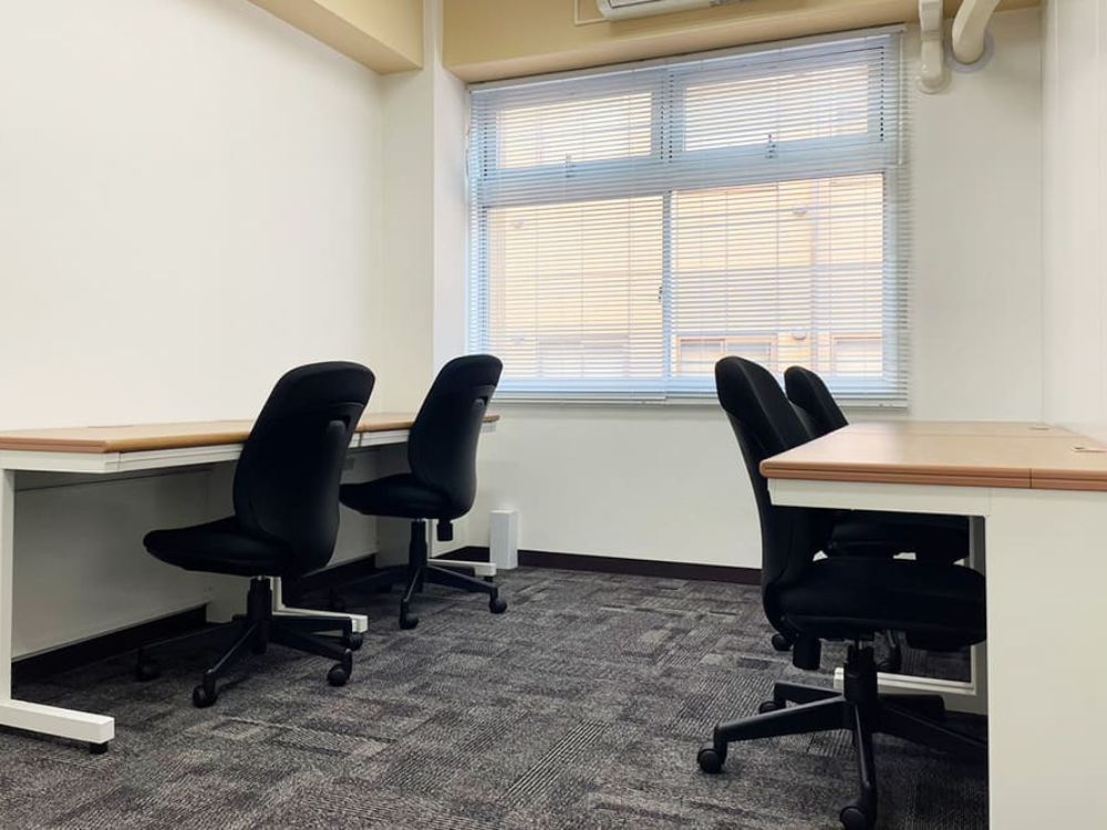 渋谷区代々木の4-6名用オフィス物件（代々木駅徒歩2分、10坪未満）