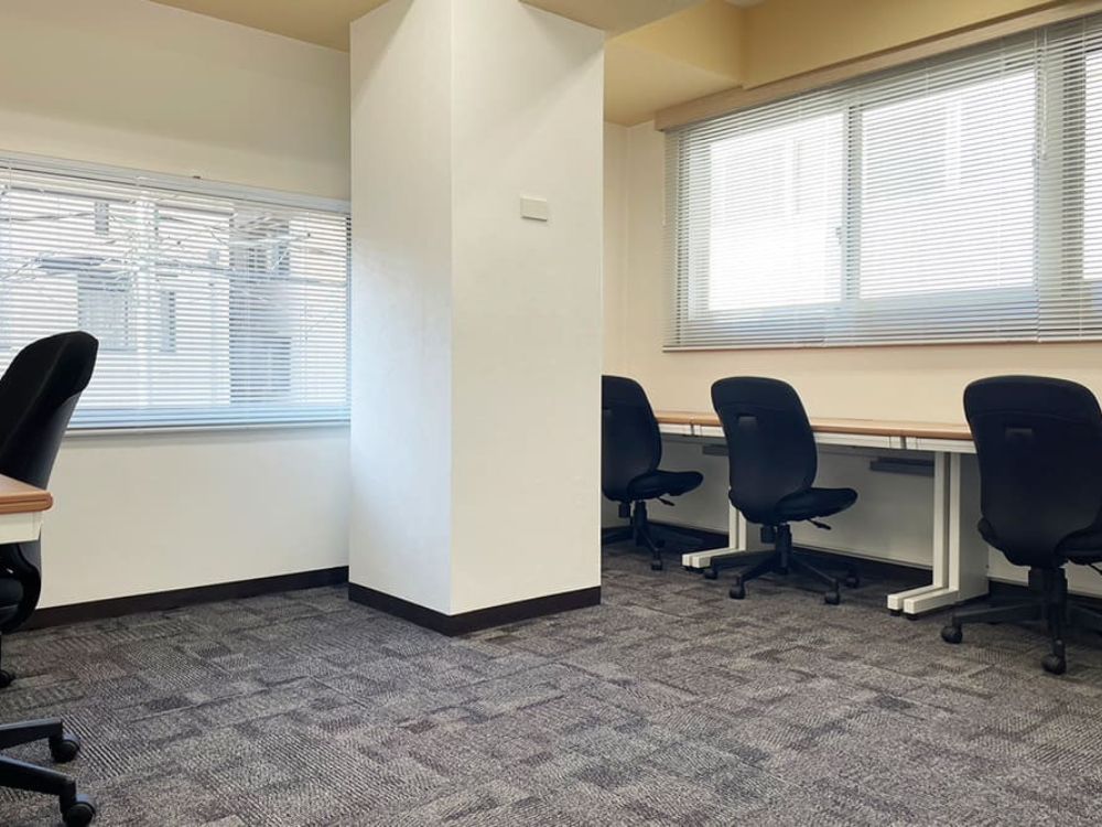 渋谷区代々木の6-8名用オフィス物件（代々木駅徒歩2分、10坪未満）