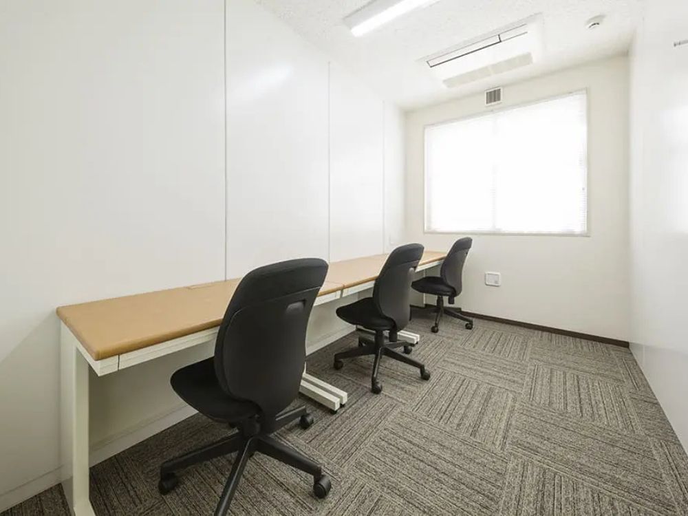 渋谷区代々木の3-4名用オフィス物件（代々木駅徒歩2分、1坪未満）