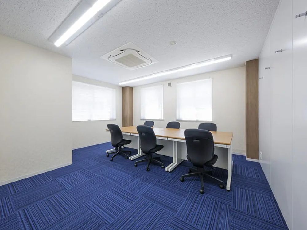 港区赤坂の12名用オフィス物件（赤坂駅徒歩3分、10坪未満）