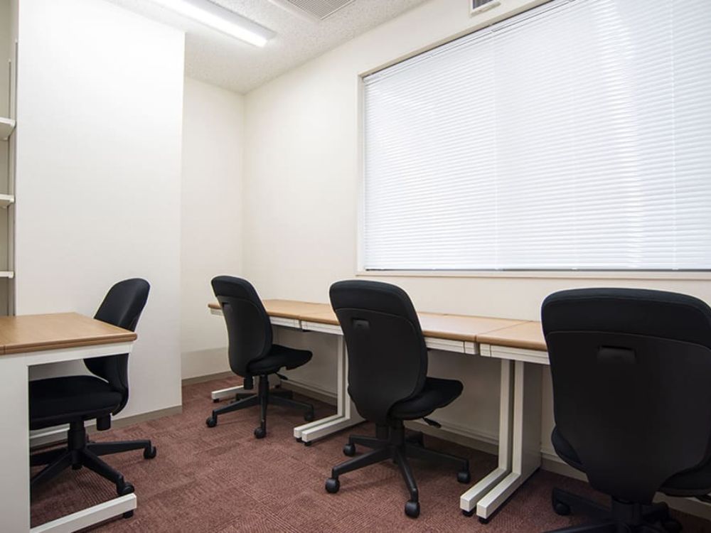 港区赤坂の3-4名用オフィス物件（溜池山王駅徒歩4分、10坪未満）