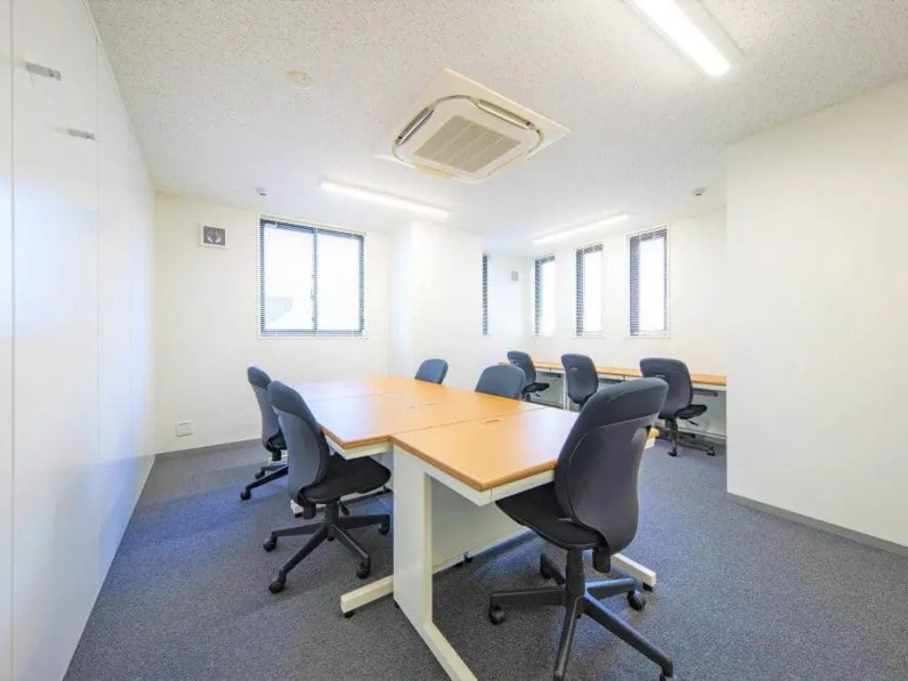 港区三田の8-10名用オフィス物件（赤羽橋駅徒歩4分、10坪未満）