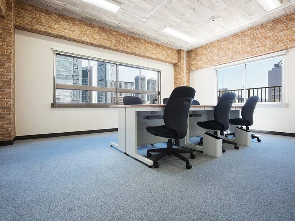 港区新橋の8-14名用オフィス物件（新橋駅徒歩3分、10坪未満）