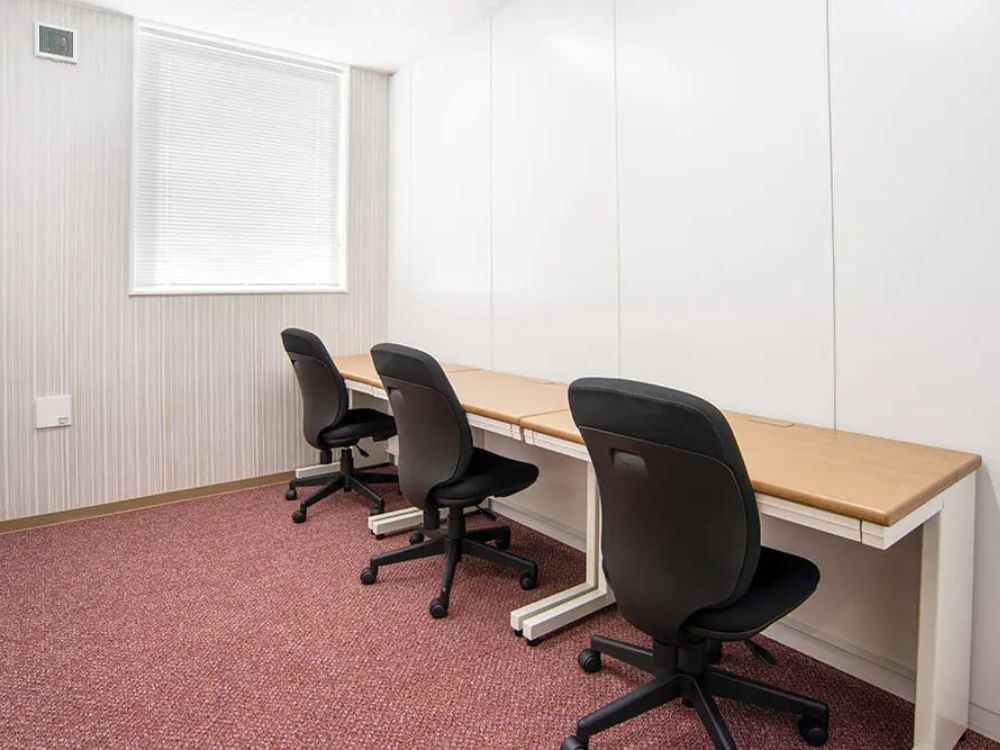 港区芝浦の4名用オフィス物件（田町駅徒歩6分、10坪未満）