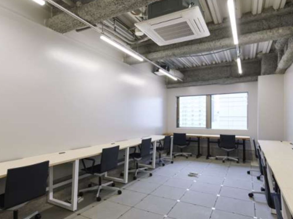 千代田区神田須田町の10名用オフィス物件（神田駅徒歩3分、10坪未満）