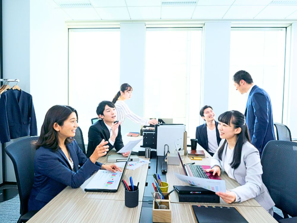 中央区日本橋室町のオフィス物件（三越前駅徒歩1分）