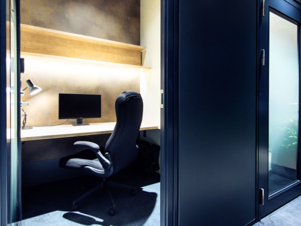 中央区日本橋室町のオフィス物件（三越前駅徒歩1分）