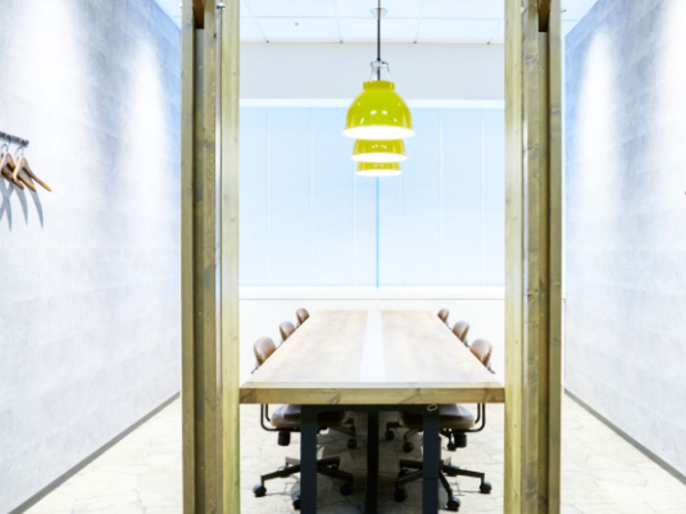 港区東新橋のオフィス物件（汐留駅徒歩1分）