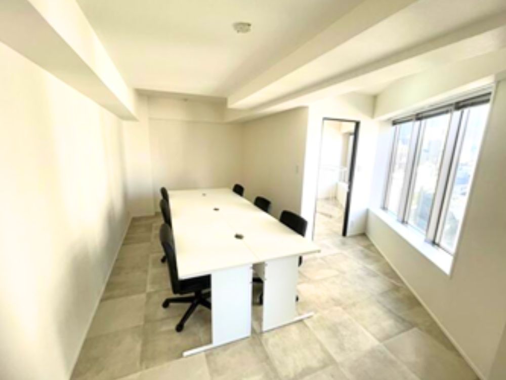 新宿区⻄新宿のセットアップオフィス物件（新宿西口駅徒歩4分、約20坪）